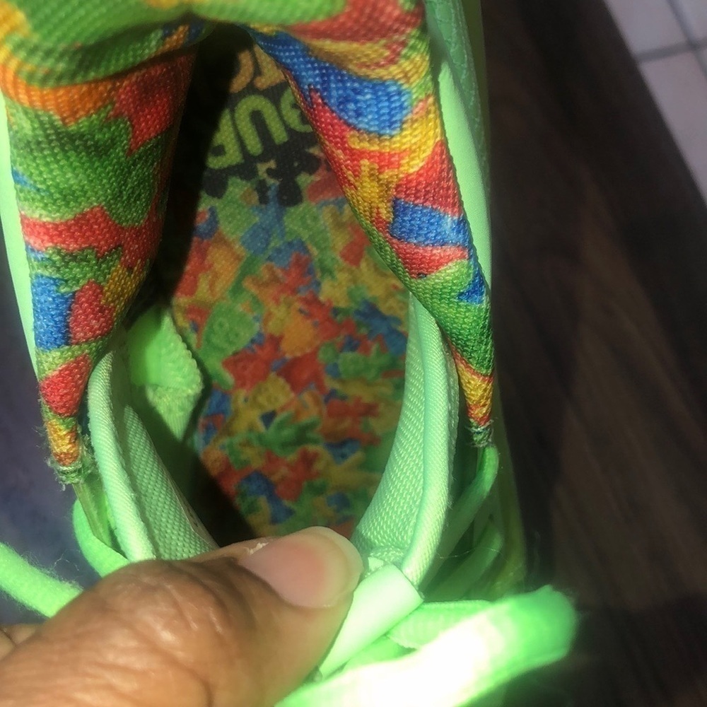 Under Armour x Stephen Curry 7 Sour Patch Kids Youth Lime Green Basketball Shoes - Picture 12 of 16